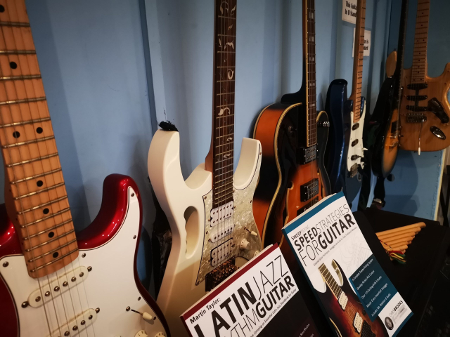 guitar lessons in Manchester