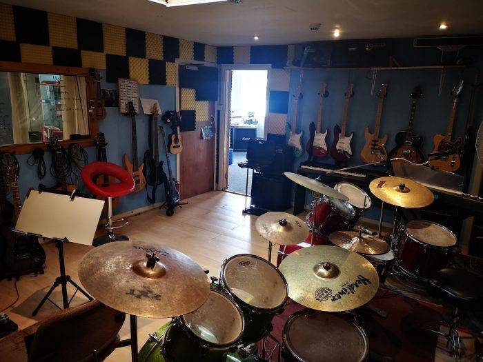 Bass Guitar Lessons in Manchester Maunders School Of Music